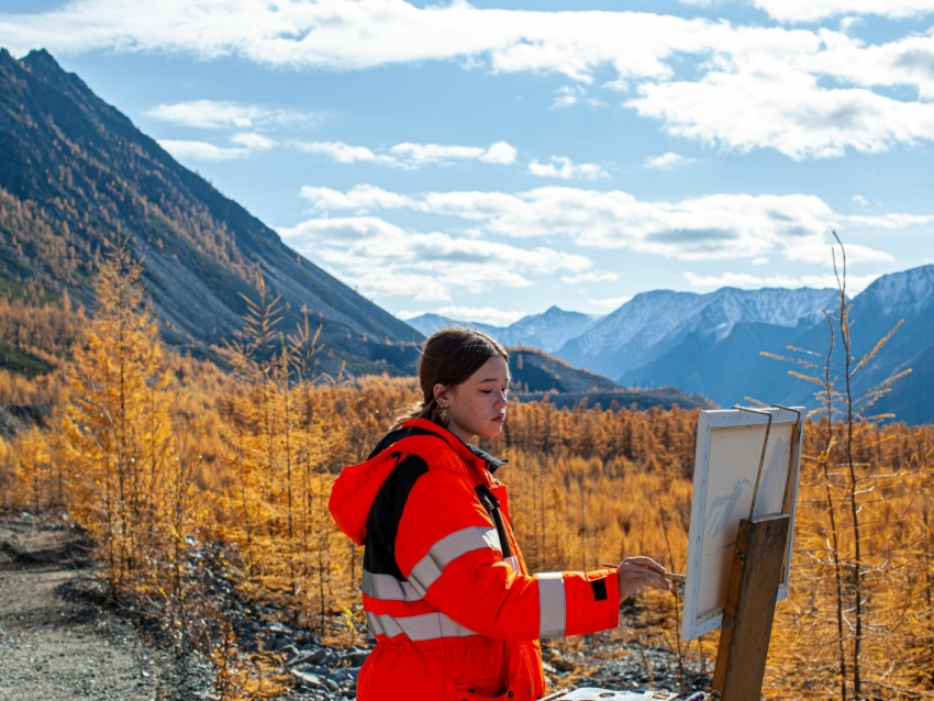 Написанные студентами картины с пейзажами хребта Кодара и долины реки Ингамакит покажут на выставках в трёх округах Забайкалья 
